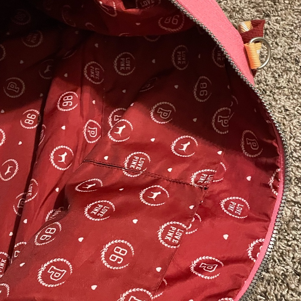 Pink huge duffle bag - Picture 5 of 11